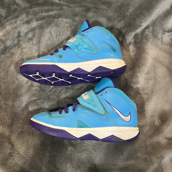 Nike Lebron Zoom Soldier VII Sz 2Y Blue/Purple/Wht 616986-403 - Picture 2 of 6